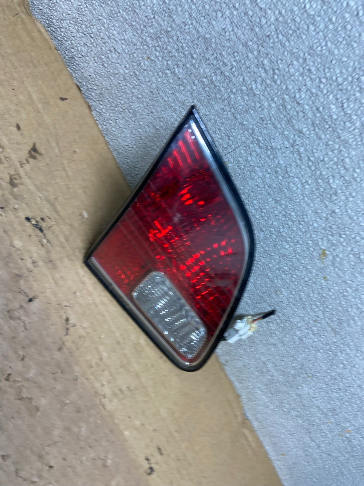 2002 2003 2004 Lexus ES300 ES330 Left Driver Lh Inner Tail Light Oem AB3378 LK2