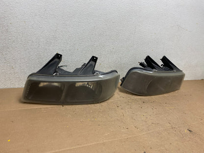 2003 to 2017 Chevrolet Express 1500 Left+Right Set Halogen Headlights M4183 DG2