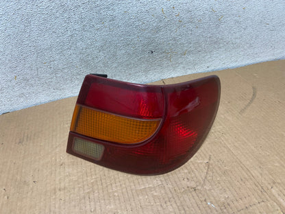 2000-2002 Saturn SL S-Series Right Passenger RH Side Tail Light AI7013 LK0