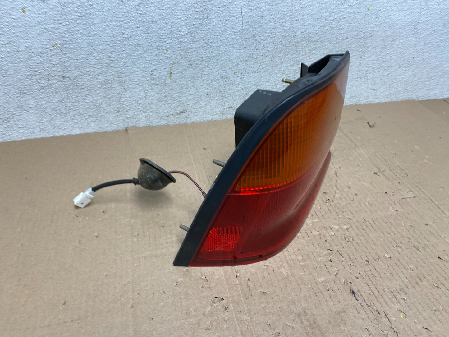 1995 to 1996 Nissan Maxima Left Driver Side Tail Light L3325 PS2