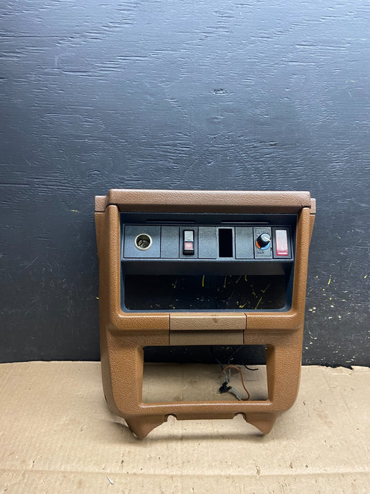 1986 to 1990 Volvo 244 Center Dash Panel Y5518 PS0