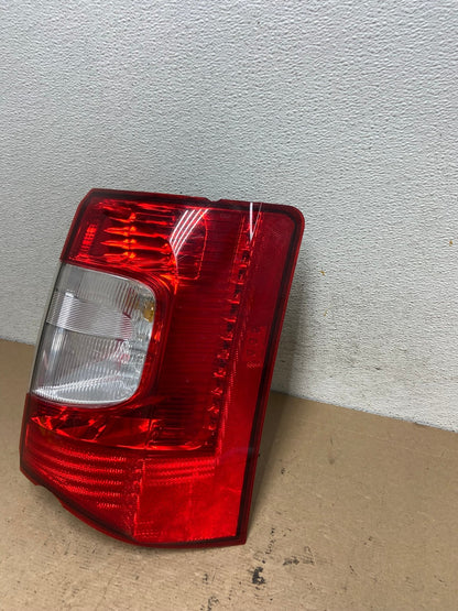 2011-2016 Chrysler Town and Country Right Passenger RH Tail Light AF4867 LK1