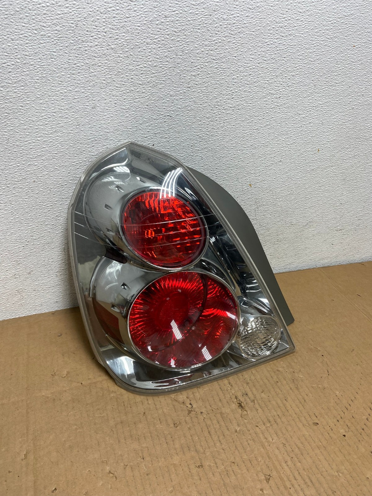 2005 to 2006 Nissan Altima Left Driver Side Tail Light AD0894 LK2