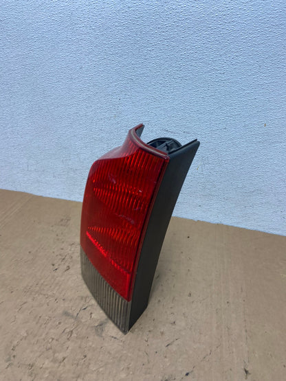 2001 - 2004 Volvo Xc70 V70 Left Driver LH Side Tail Light AD3086 LK1