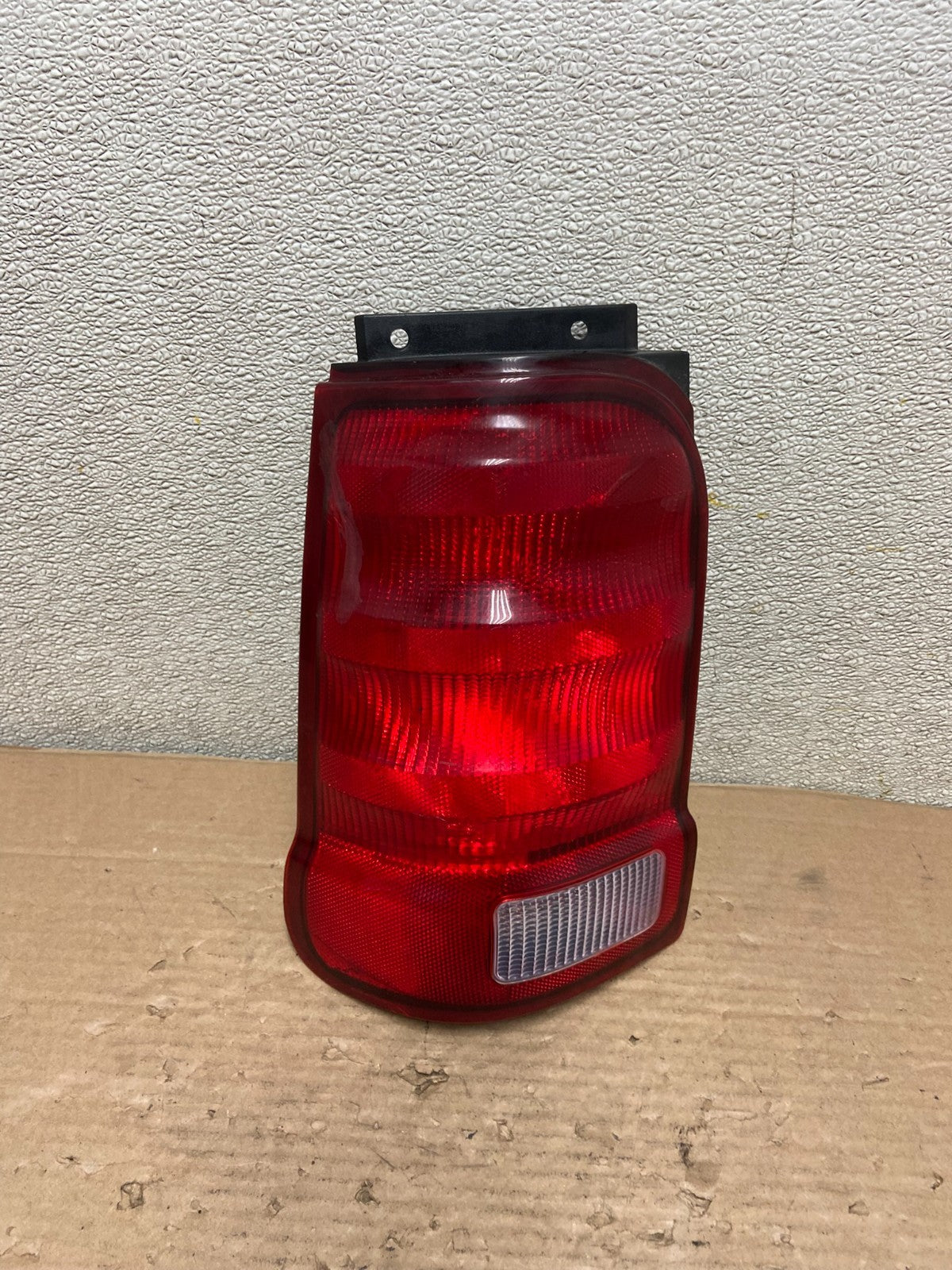 2001 - 2003 Ford Explorer Sport Left Driver LH Tail Light AA9472 DW0