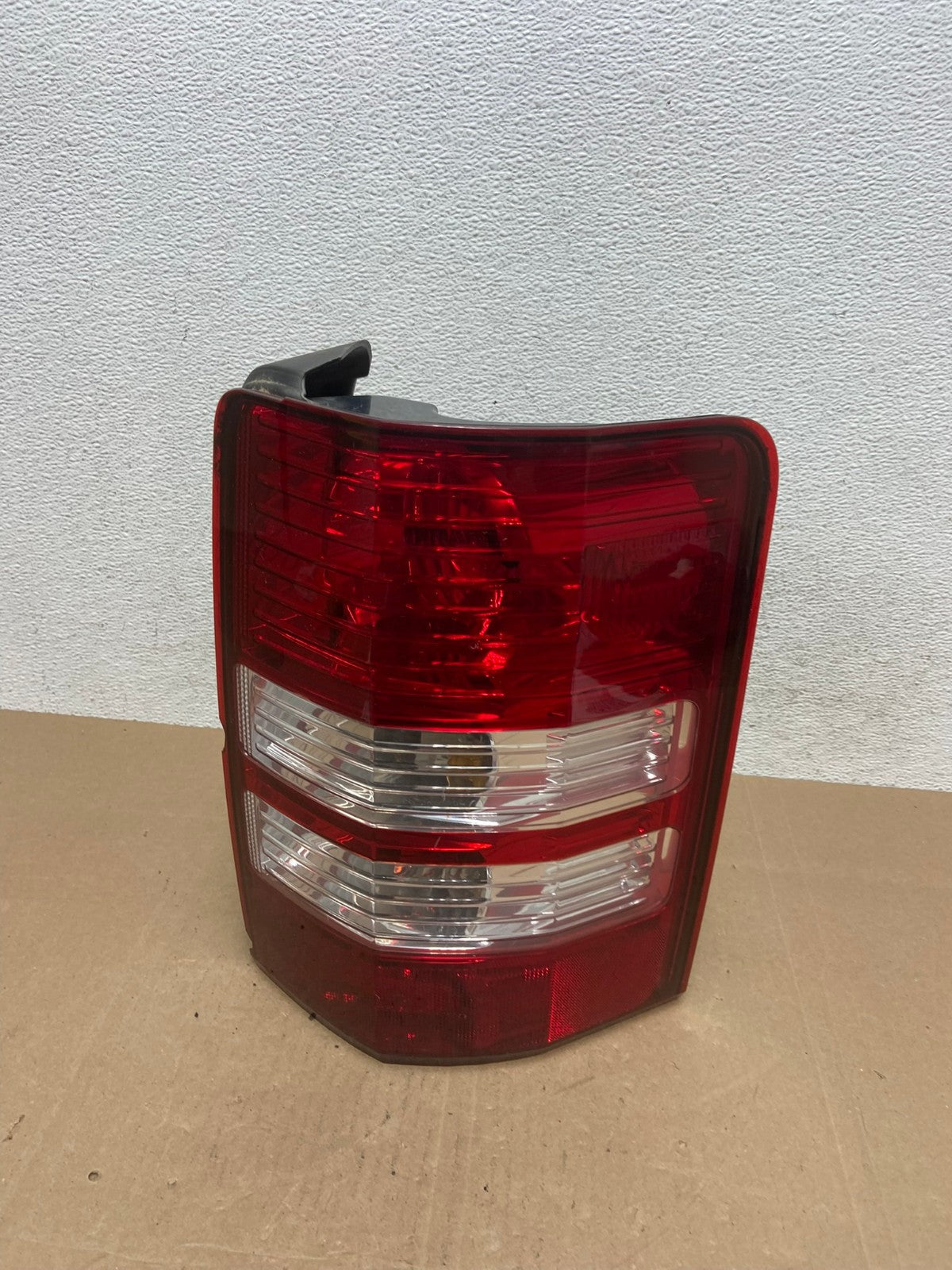 2008 to 2012 Jeep Liberty Right Passenger RH Side Tail Light AE5002 LK0