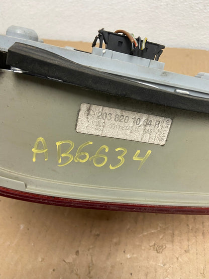 2001-2004 Mercedes-Benz C230 C240 W203 C-Class Right Passenger Tail Light AB66345