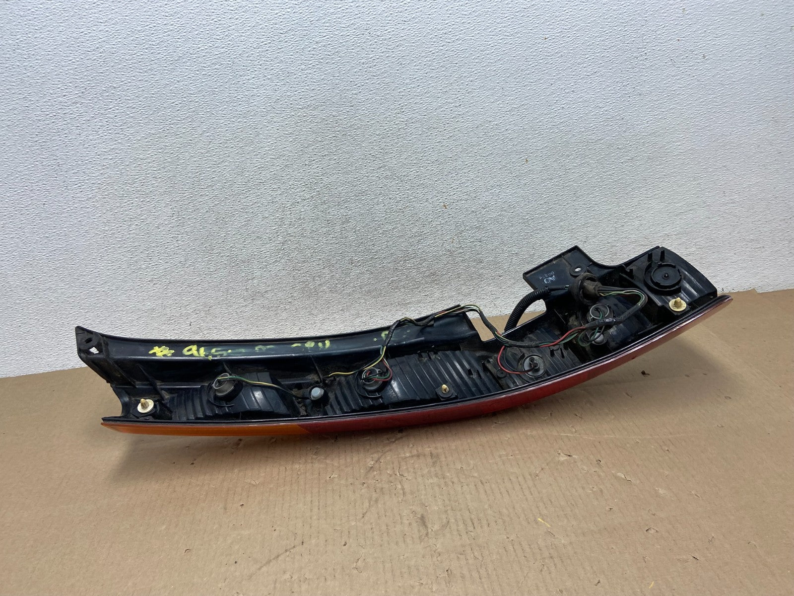 2002 - 2004 Honda Crv Cr-v Right Passenger Rh Side Tail Light AG5912 DW7