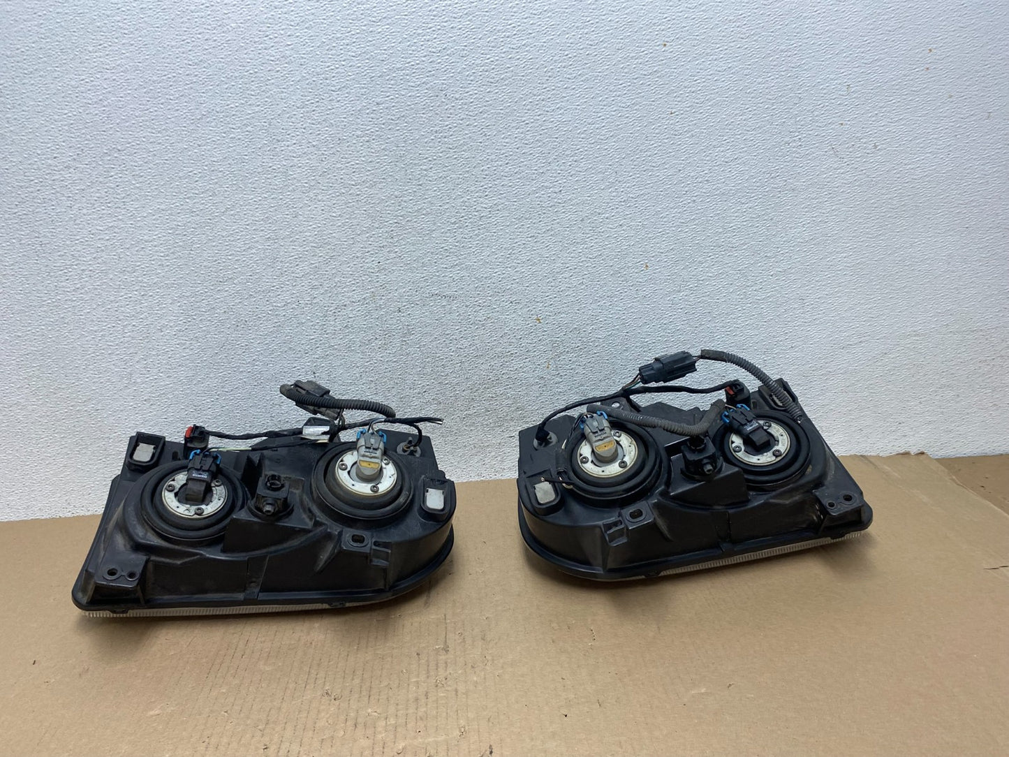 2005 2006 2007 Chrysler 300 Left+Right Halogen Headlights AE7221 DW7