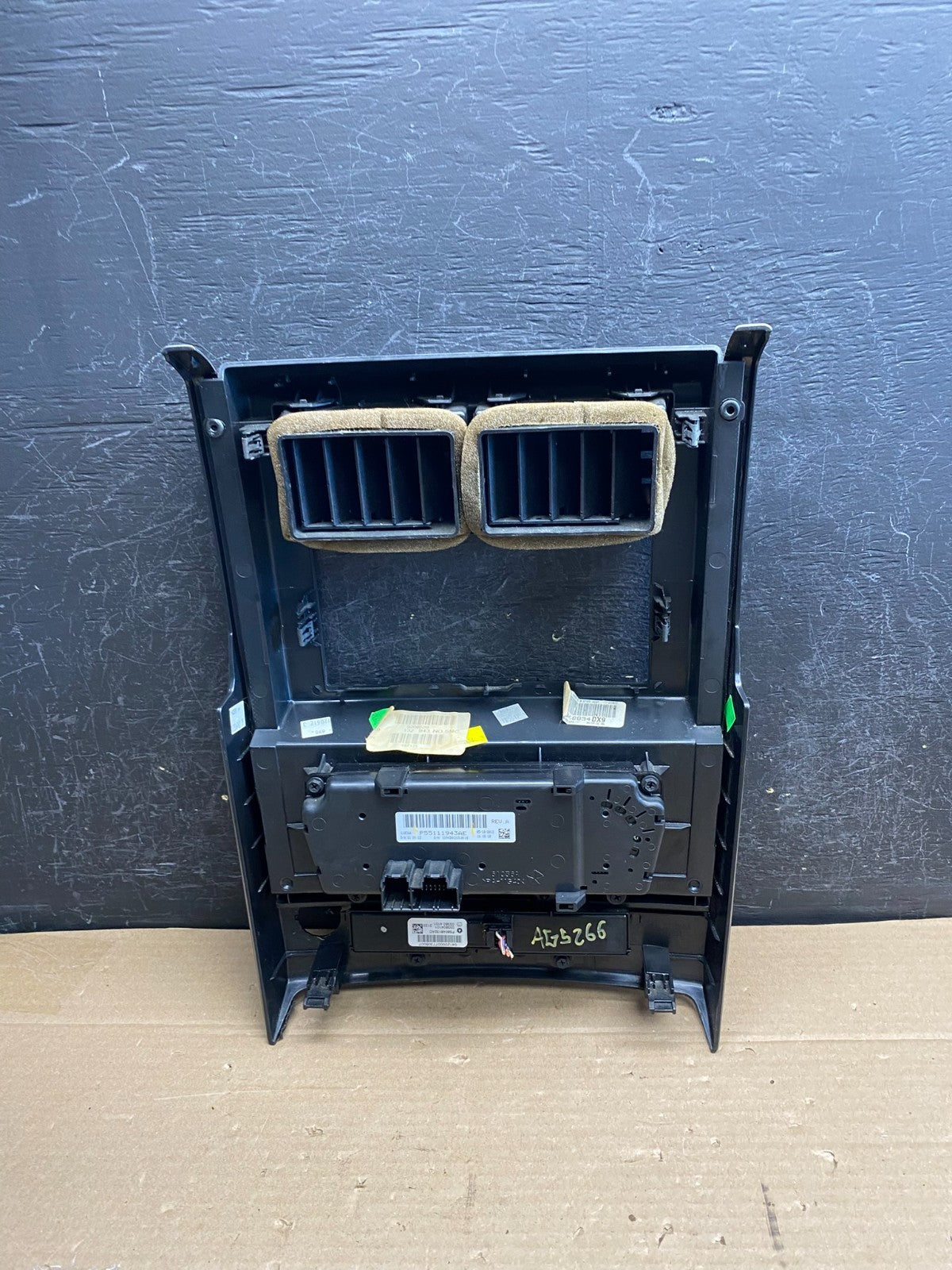 2008 to 2012 Jeep Liberty Dash Climate Temperature Control Radio Bezel AG5266 DG4