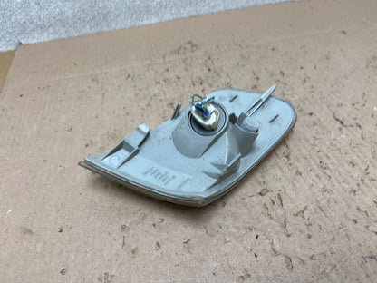 2001-2002 Toyota Corolla Left Driver Turn Signal/Marker Light Oem Z6477 DW5