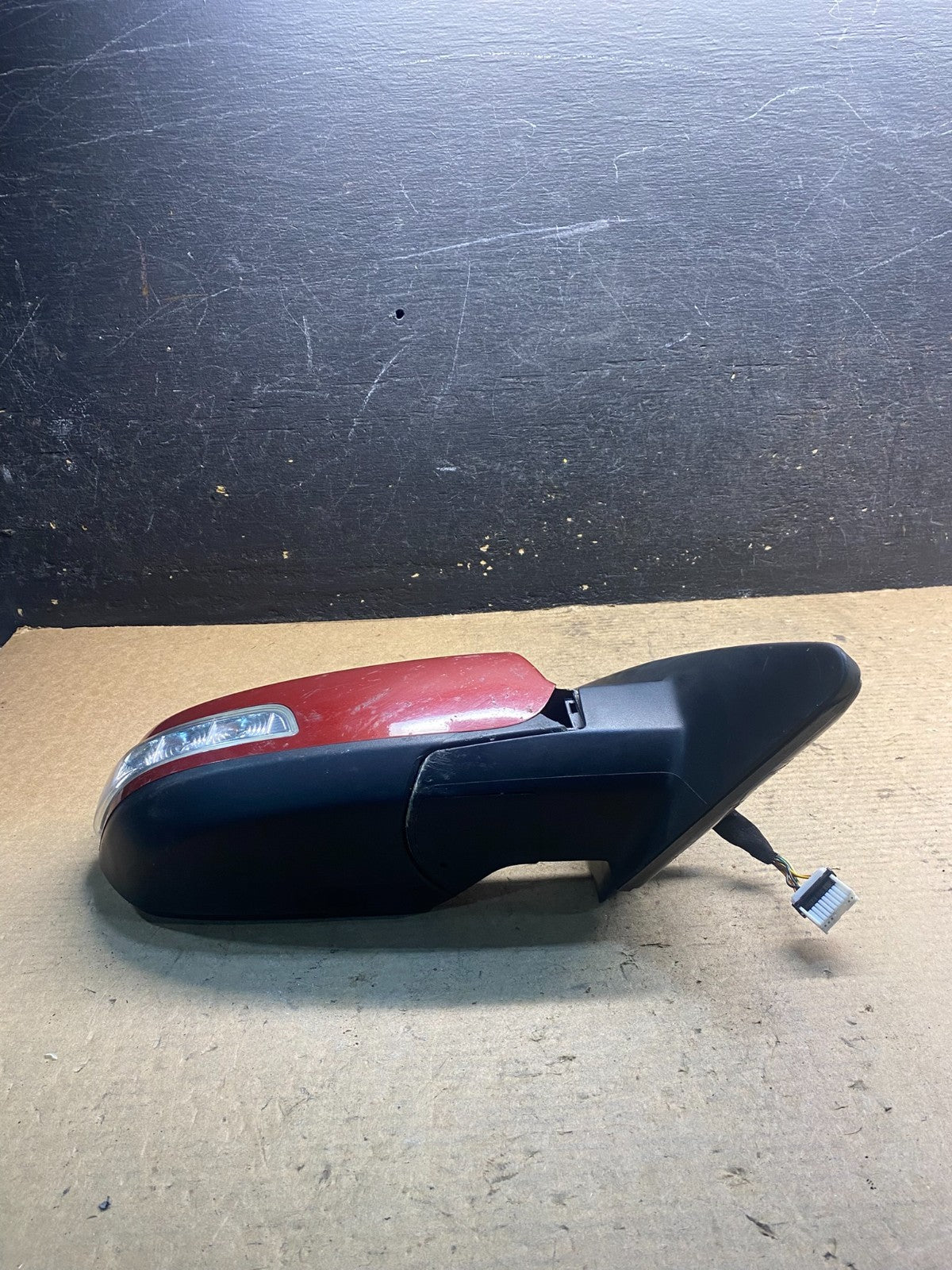 2011 to 2015 Kia Sorento Right Passenger Door Mirror Turn Signal AA2980 MS3
