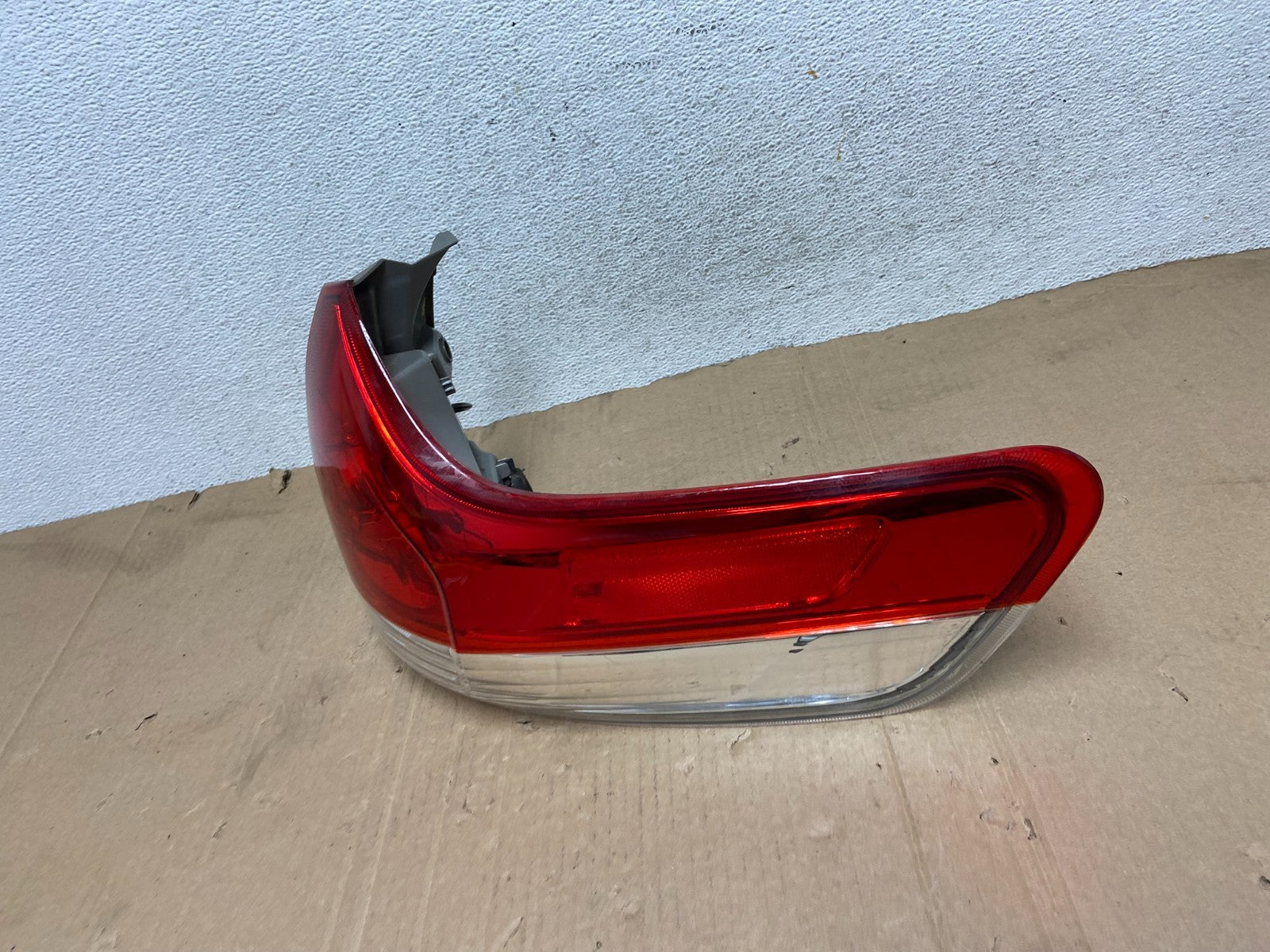 2011 to 2020 Toyota Sienna Right Passenger RH Side Tail Light AE9131 DG1