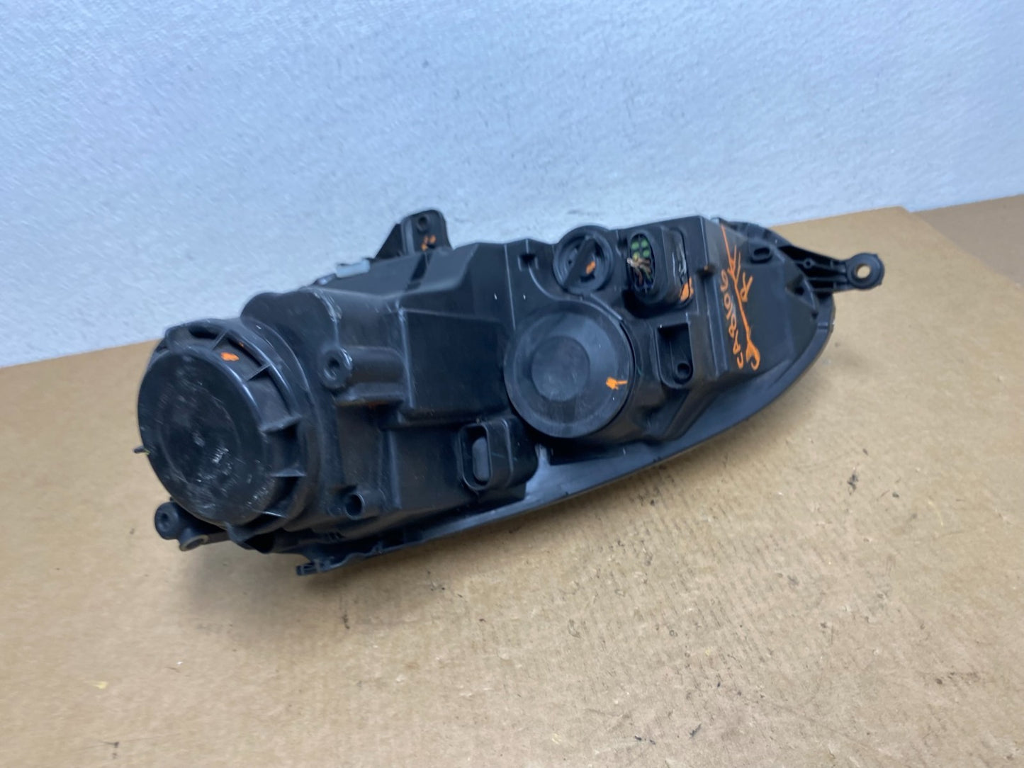 2005 - 2010 Volkswagen Jetta Right Passenger RH Side Headlight Halogen AC2991 DW5