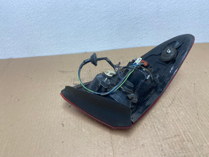 2003 2004 2005 Saturn L L200 L300 Sedan Right Passenger Tail Light Oem AB8305 LK4