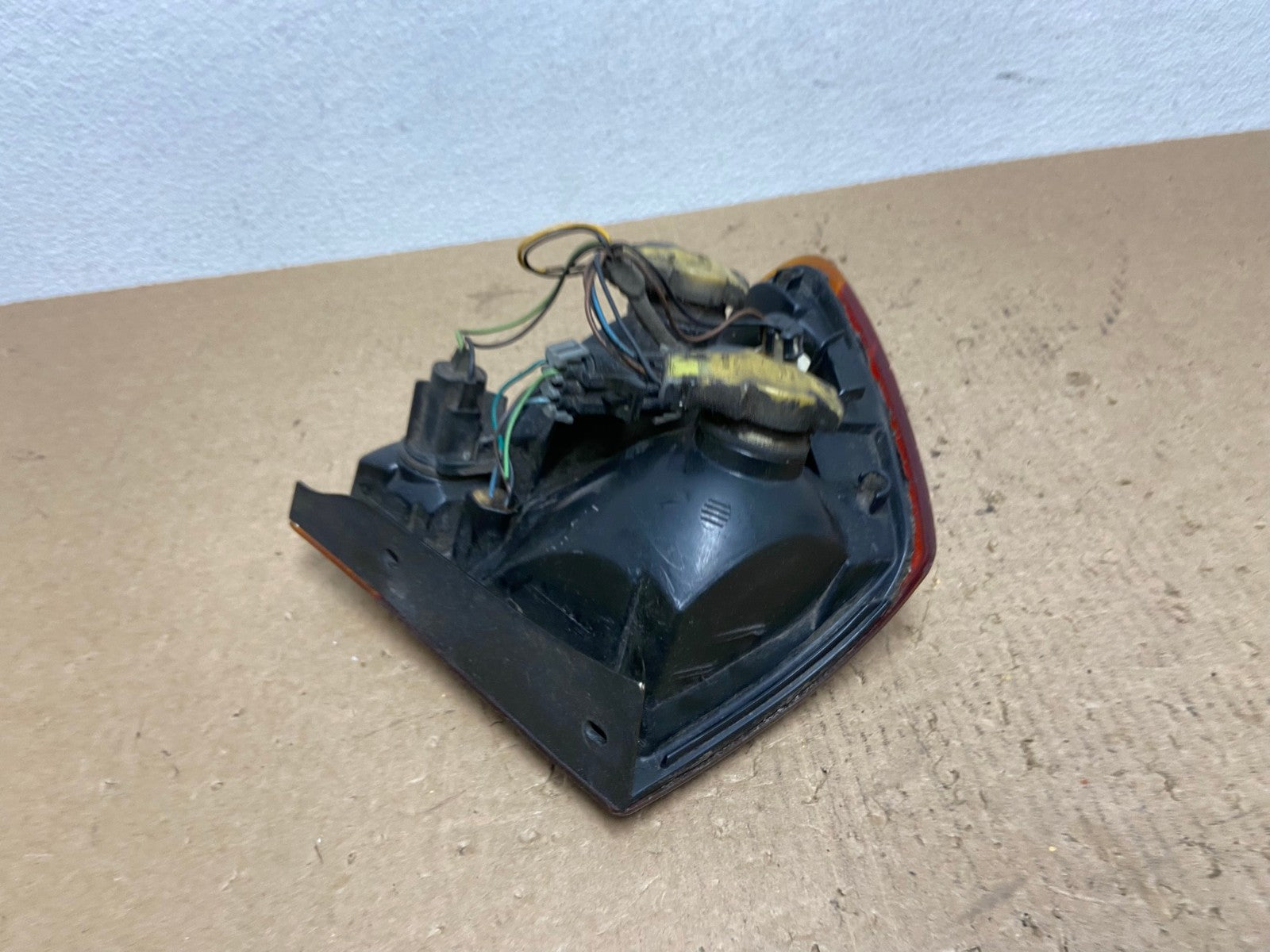 1997-1999 Saturn SL SL1 Sedan Right Passenger RH Side Tail Light OEM AC1545 LK4