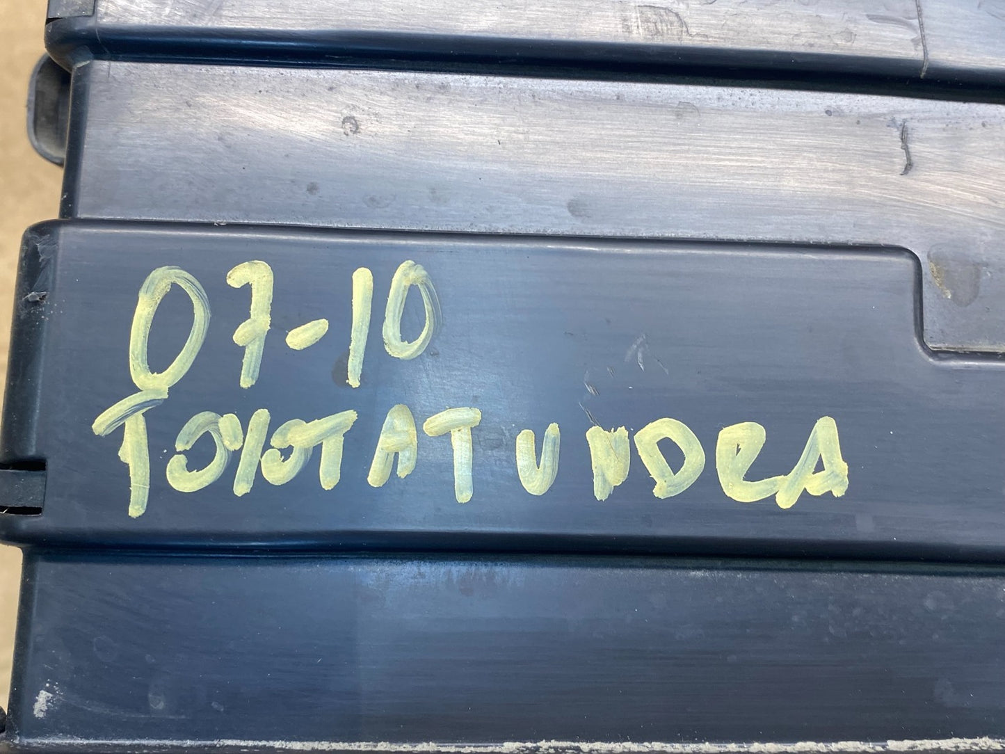 2007 to 2010 Toyota Tundra Under Hood Fuse Box Relay AF7608 DG7