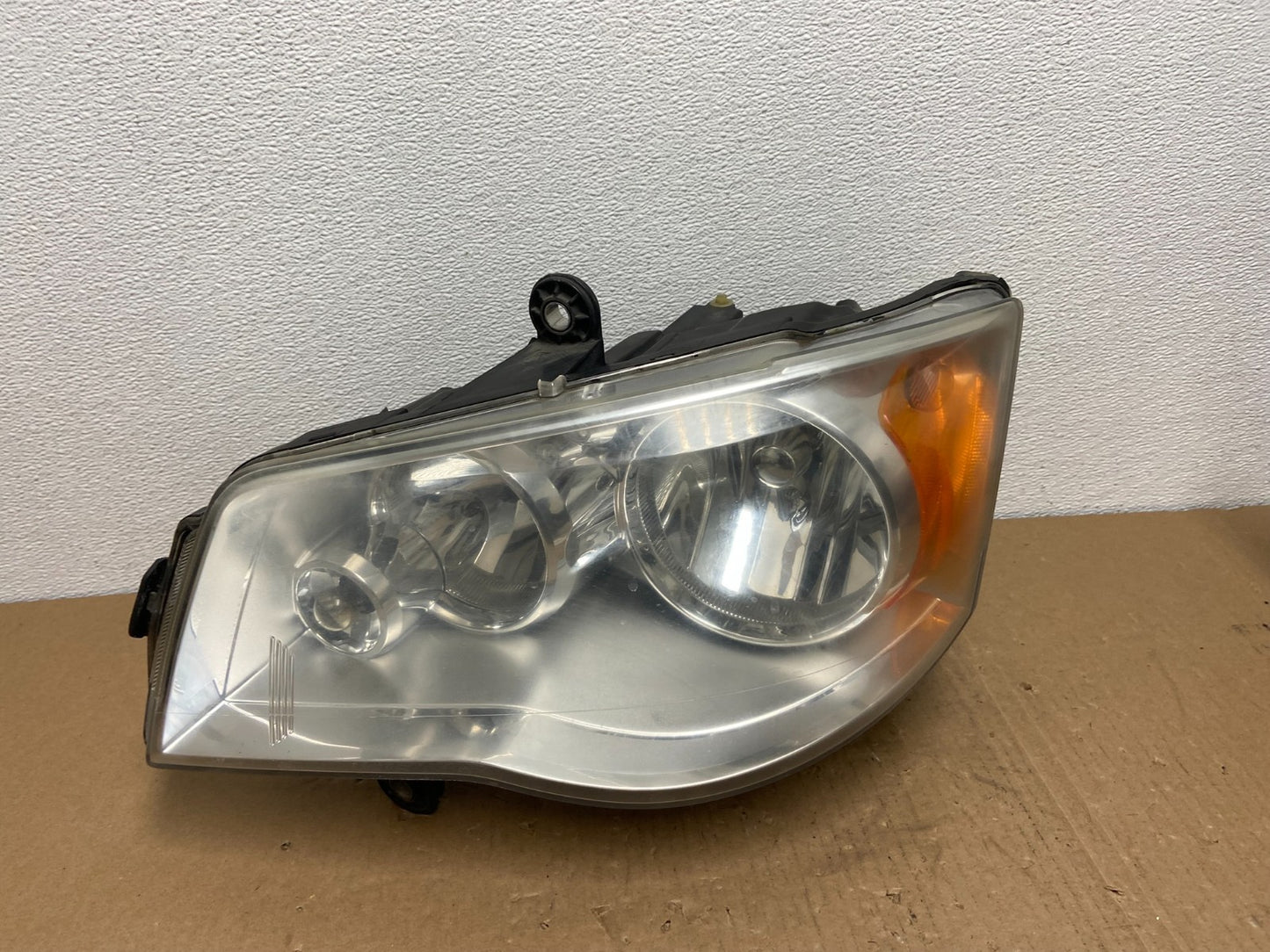 2008 to 2016 Chrysler Town and Country Left Driver Lh Side Headlight AB6531 DW0