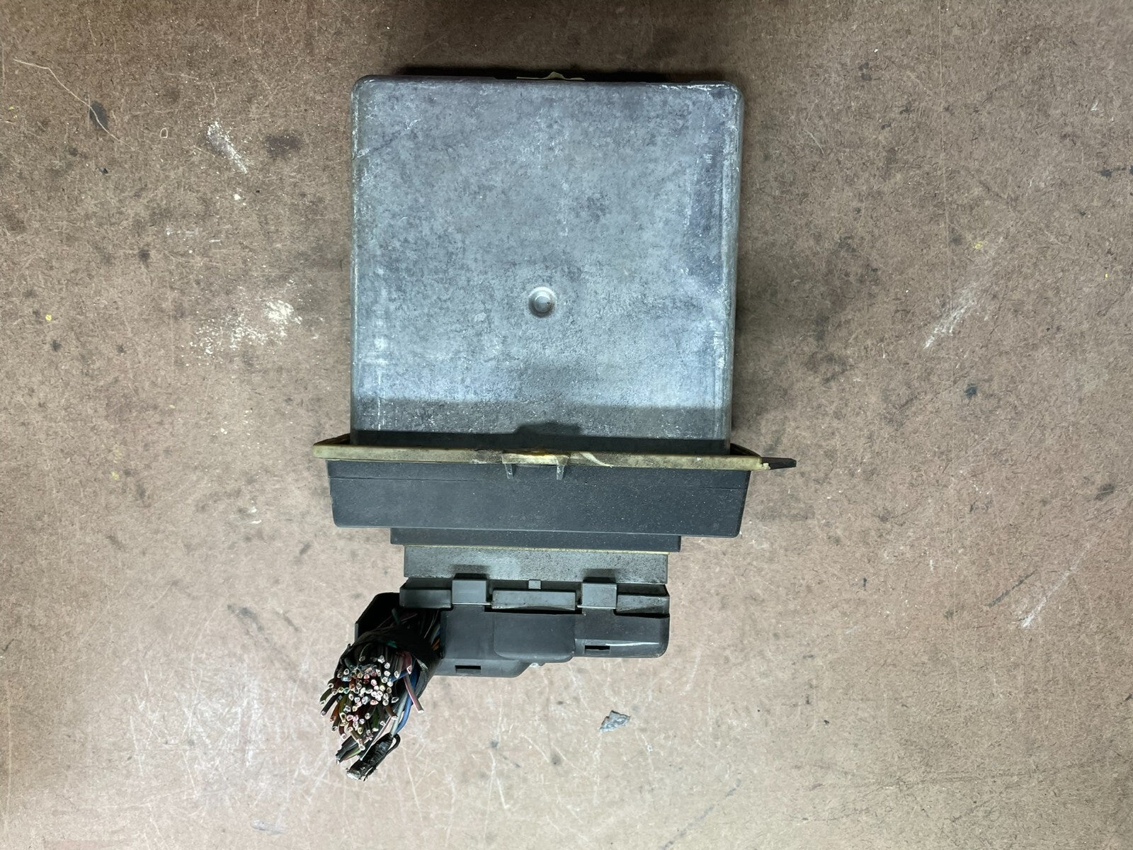 1999 Ford 6.8L Van Engine Control ECU Computer Module L0954 DG0