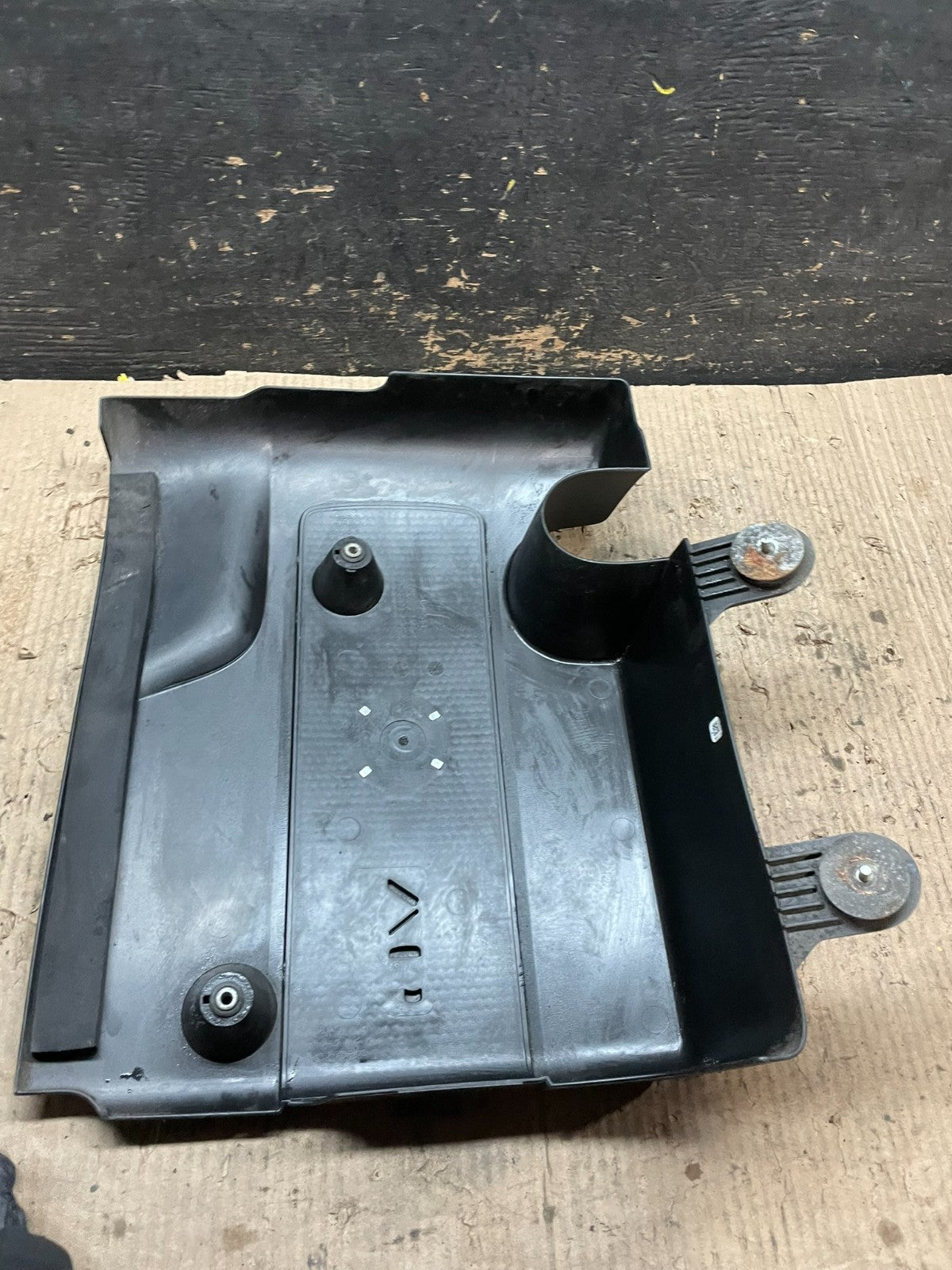 2013 to 2016 Nissan Pathfinder Engine Cover Motor Shield V6829 DG6