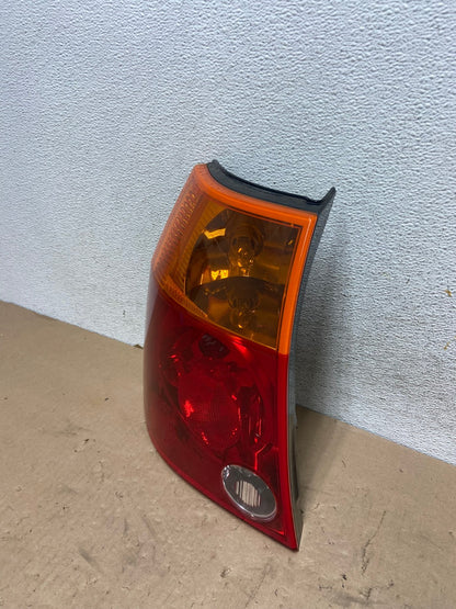 2004 2005 2006 Chrysler Pacifica Left Driver LH Tail Light AG5496 LK1