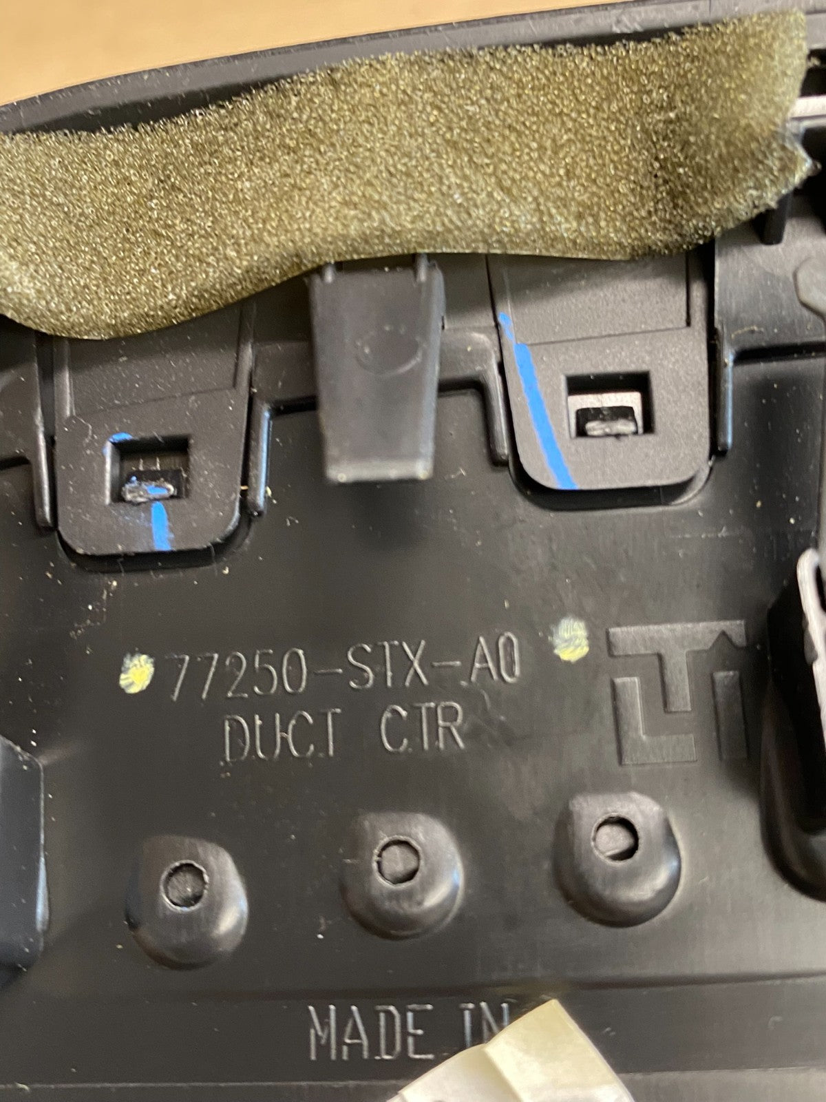 2007 - 2013 Acura MDX Front Dash Tray Center Console Air Vents Hazard AG0061 DG5