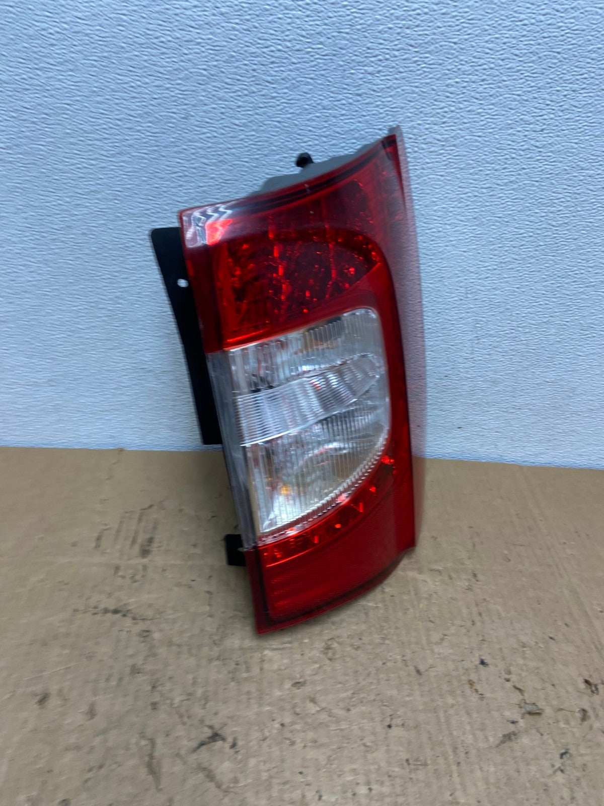 2011-2016 Chrysler Town and Country Right Passenger RH Tail Light AC8281 LK2