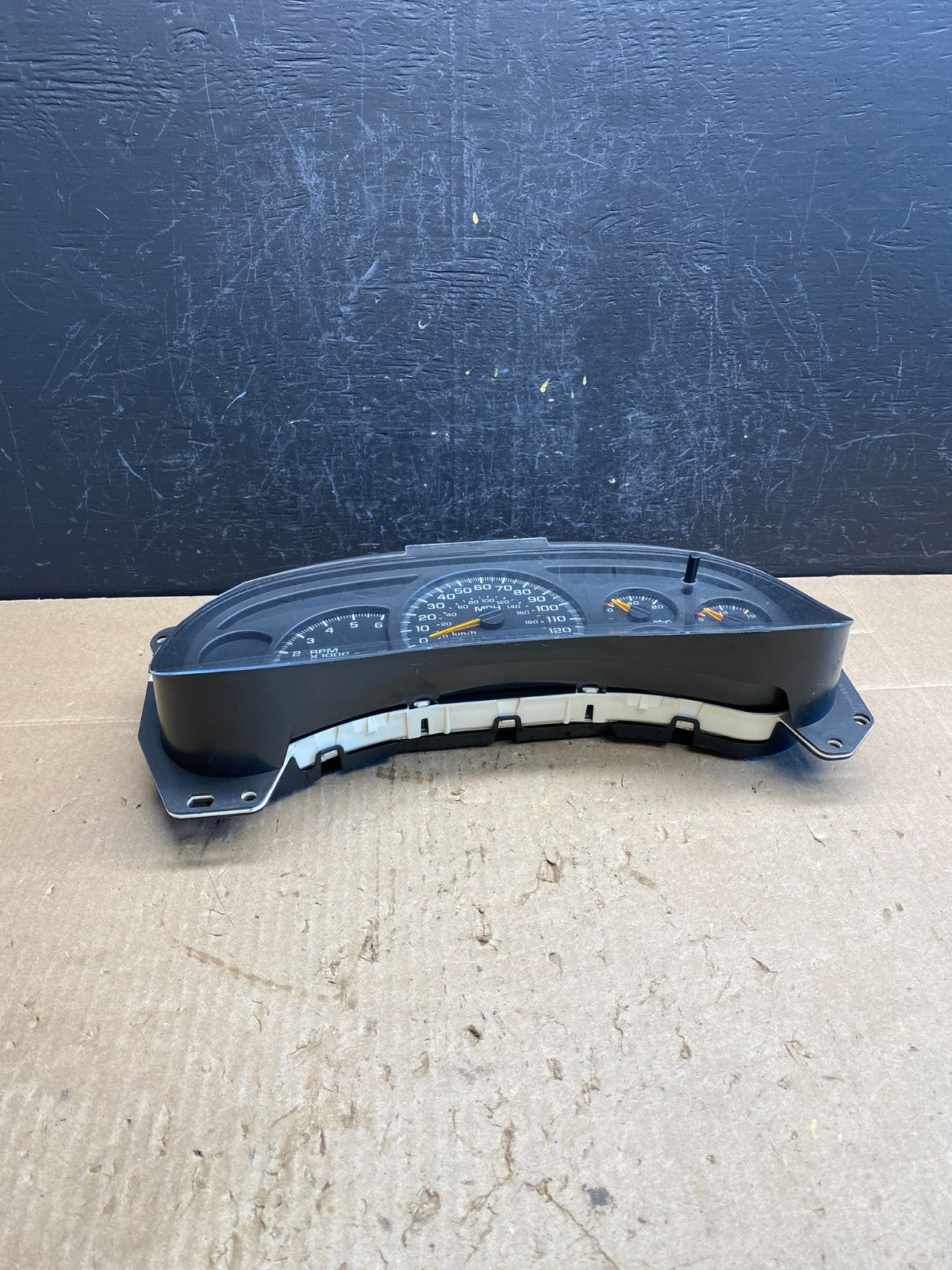 2003 to 2006 Chevrolet Silverado Yukon Cluster Gauge Speedometer AC9046 DG4