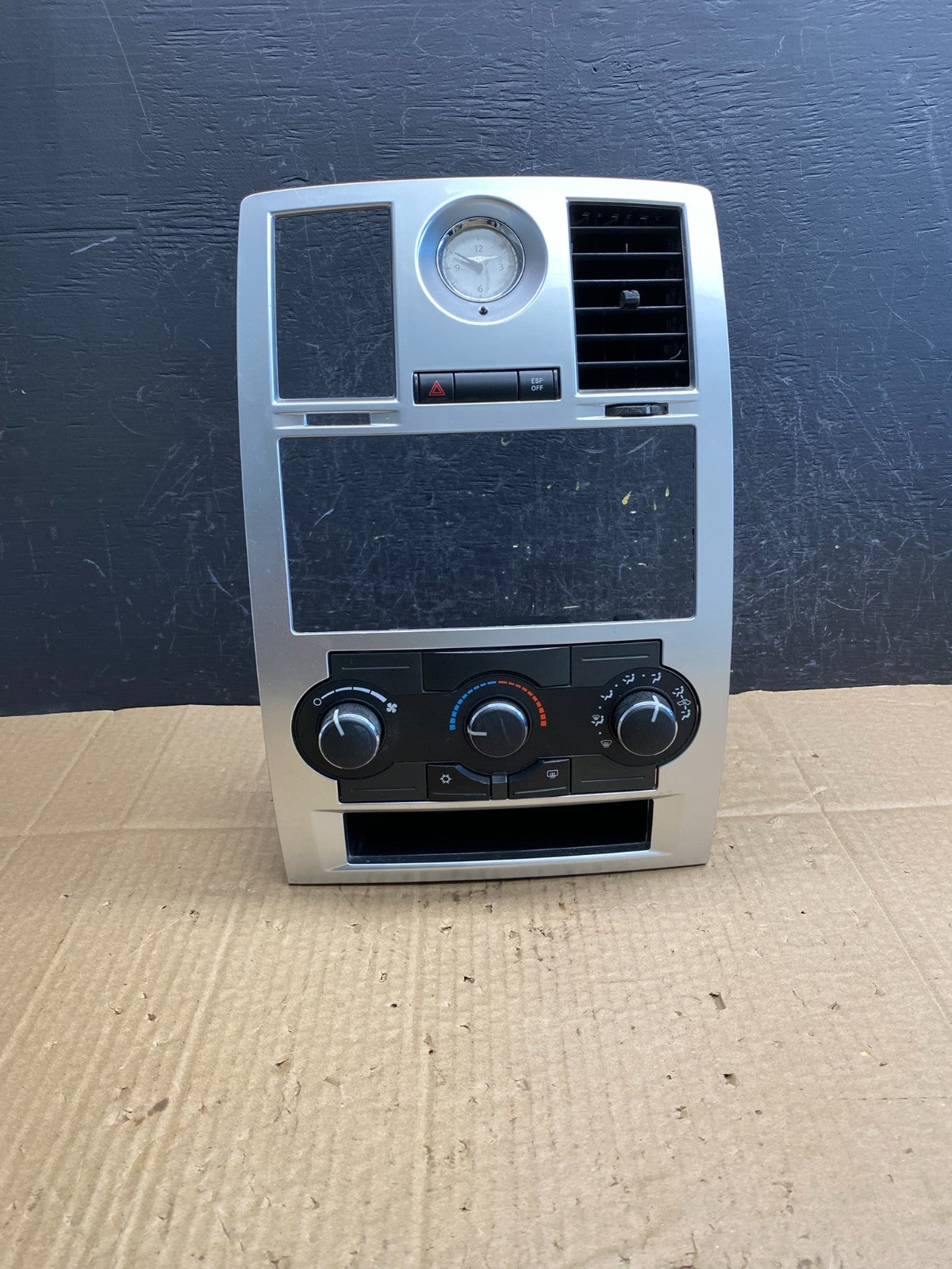 2005 to 2007 Chrysler 300 Dash Heater A/C Climate Control Radio Panel ac9505 DG0