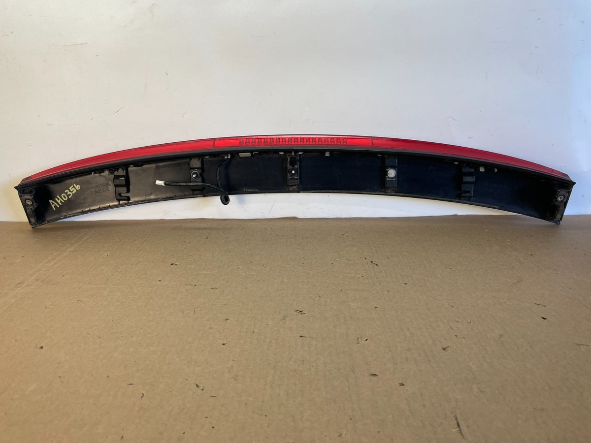2010-2011 Honda Insight Rear Tailgate Spoiler 3rd Third Brake Light OE AH0356 DG3