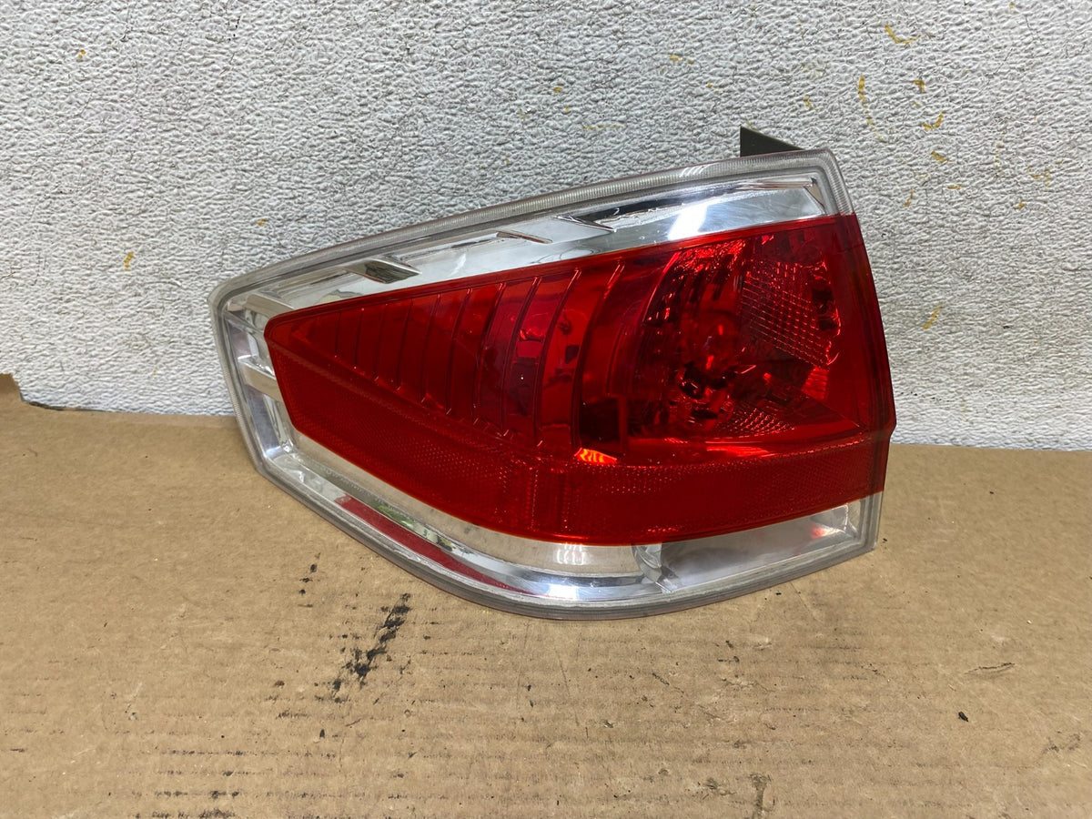 2008 2009 2010 2011 Ford Focus Sedan Left Driver Lh Side Tail Light AH8126 DW0