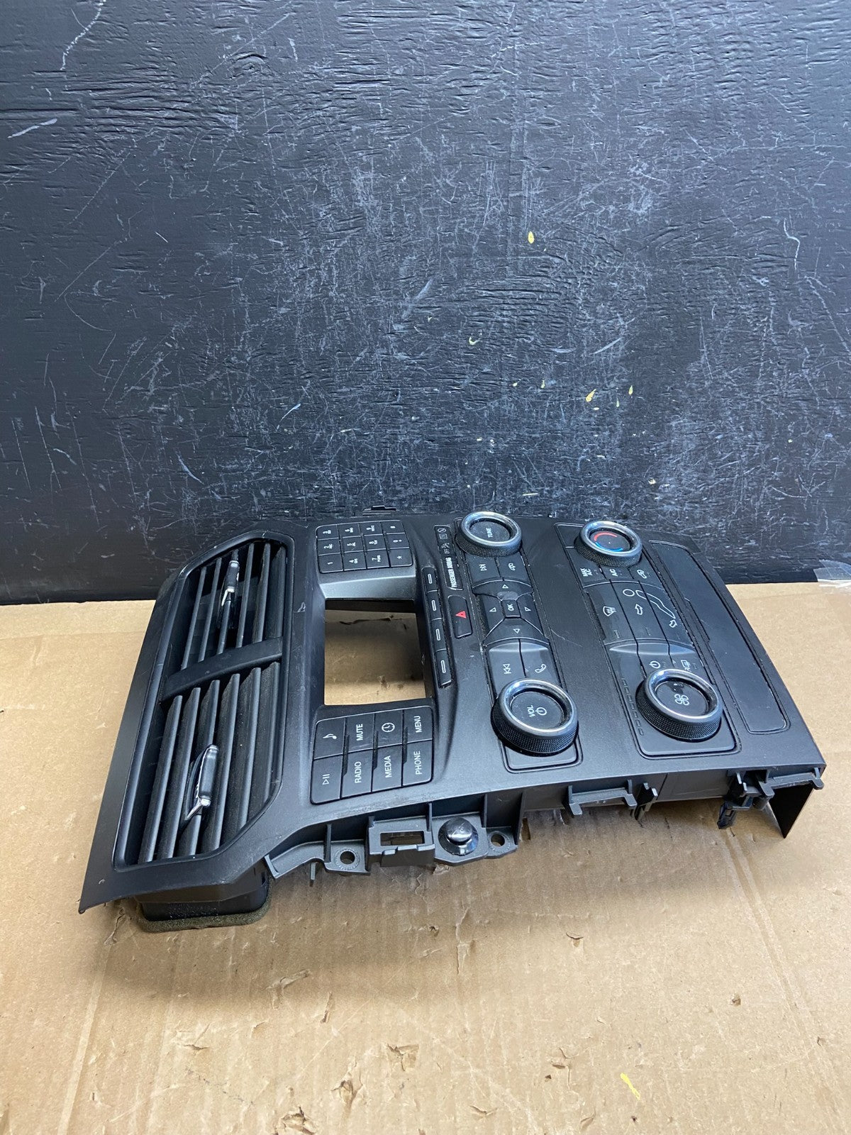 2016 to 2019 Ford Explorer Radio Climate Control Trim Bezel Panel ad2172 DG1
