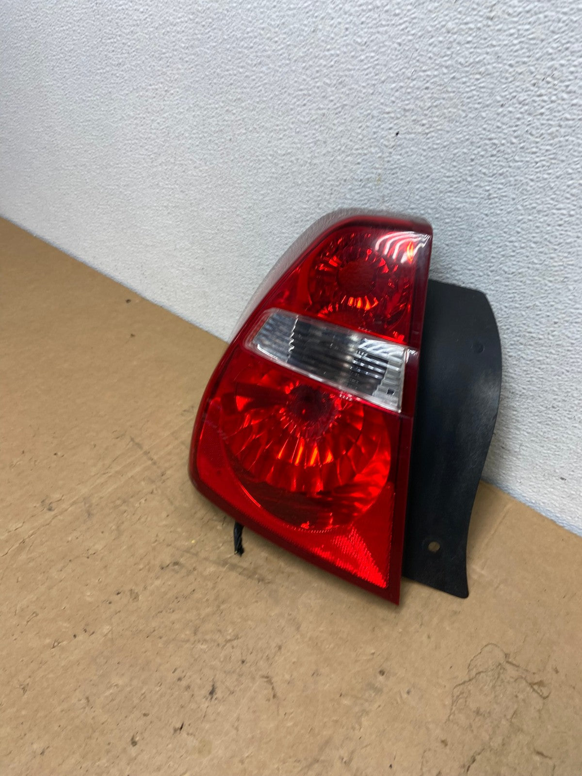 2004 to 2008 Chevrolet Malibu Left Driver Lh Side Tail Light AD1260 LK1