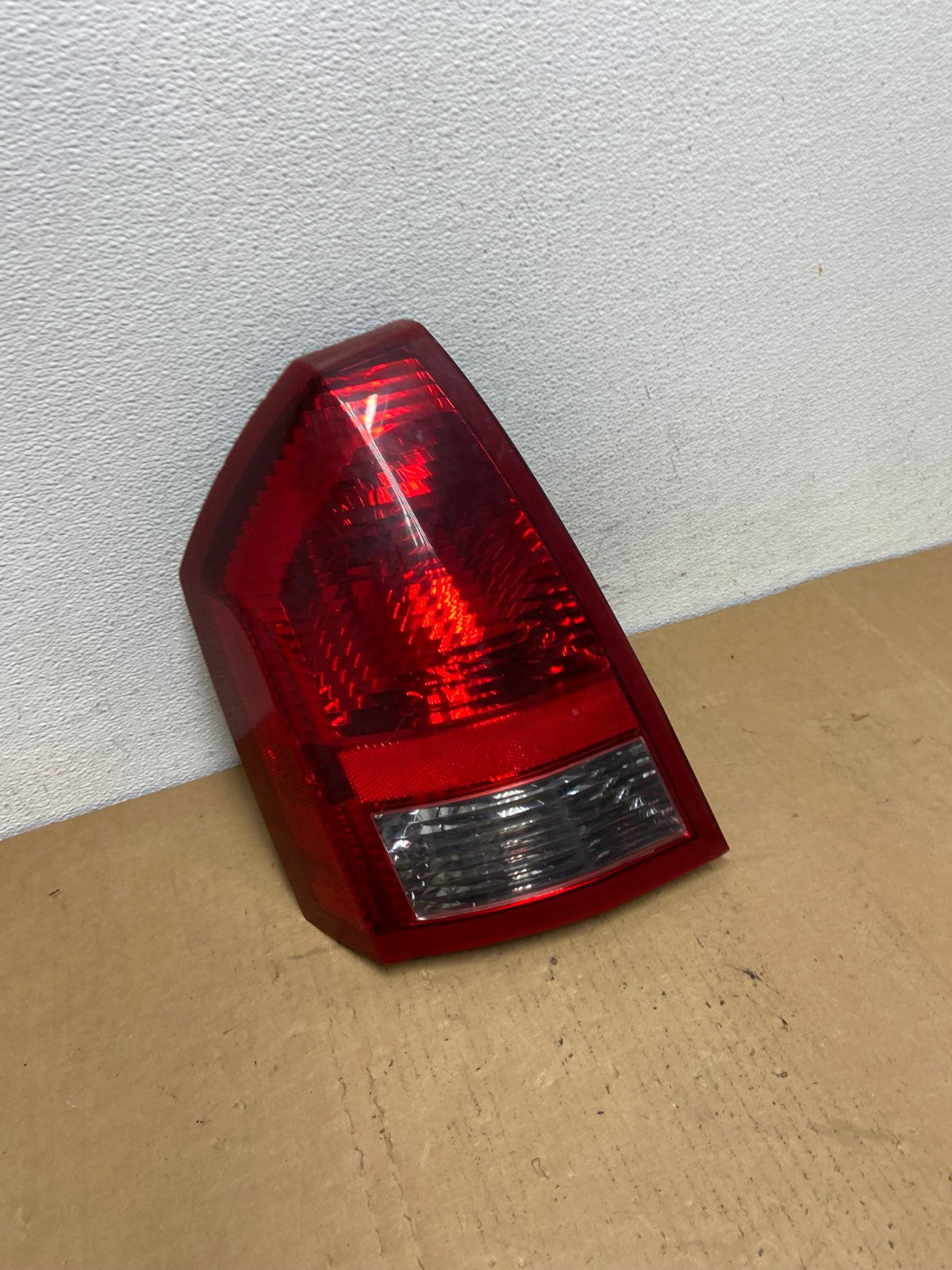 2005 - 2007 Chrysler 300 Left Driver Lh Side Tail Light AC8462 LK2