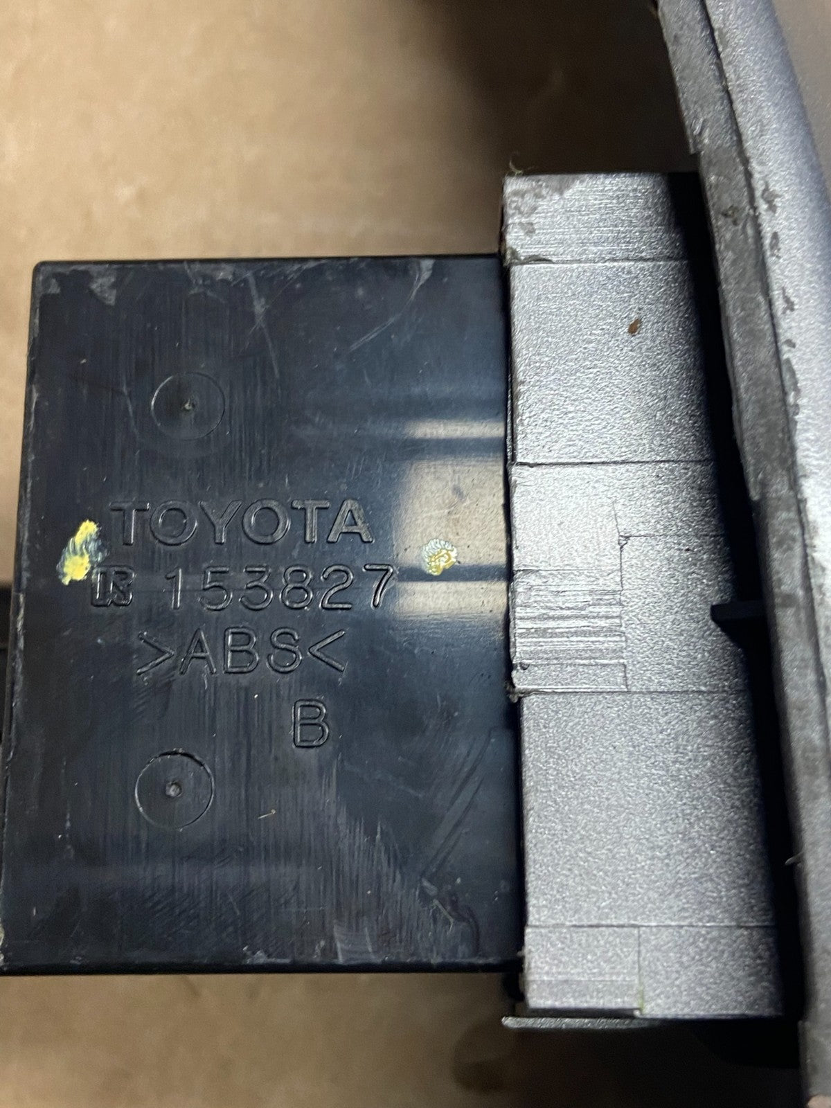 2004 to 2010 Toyota Sienna Left Side Climate Switches Bezel Trim AF2532 DG5