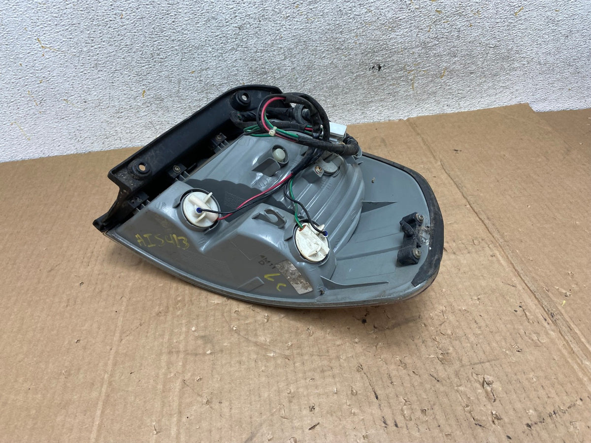 2005 to 2006 Hyundai Santa Fe Left Driver Side Tail Light AI5413 LK5