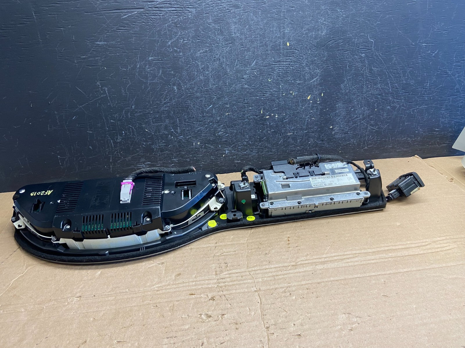 2007 - 2009 Audi Q7 Speedometer Cluster Gauge Screen Radio Bezel Trim af2013 DG3