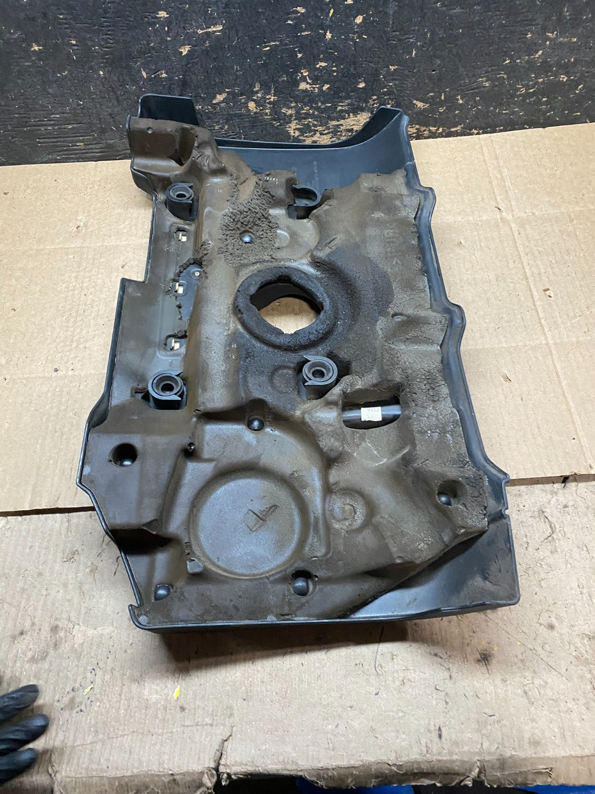 2007 to 2014 Volvo XC90 OEM 3.2L Upper Top Engine Motor Dust Cover Oem x9574 DG6