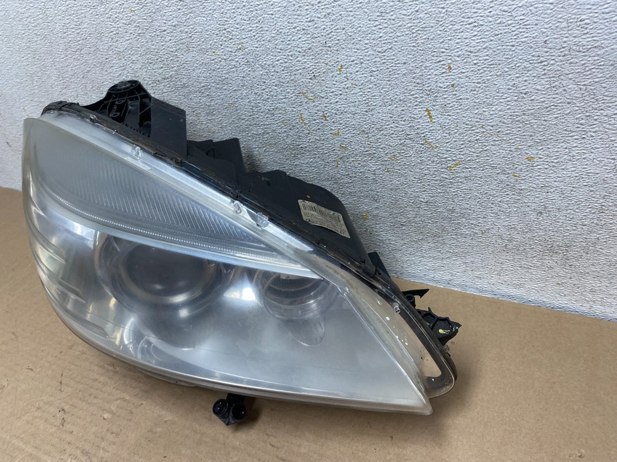 2008-2011 Mercedes C-Class C350 C300 Right Passenger Xenon Headlight AH9375 DW1