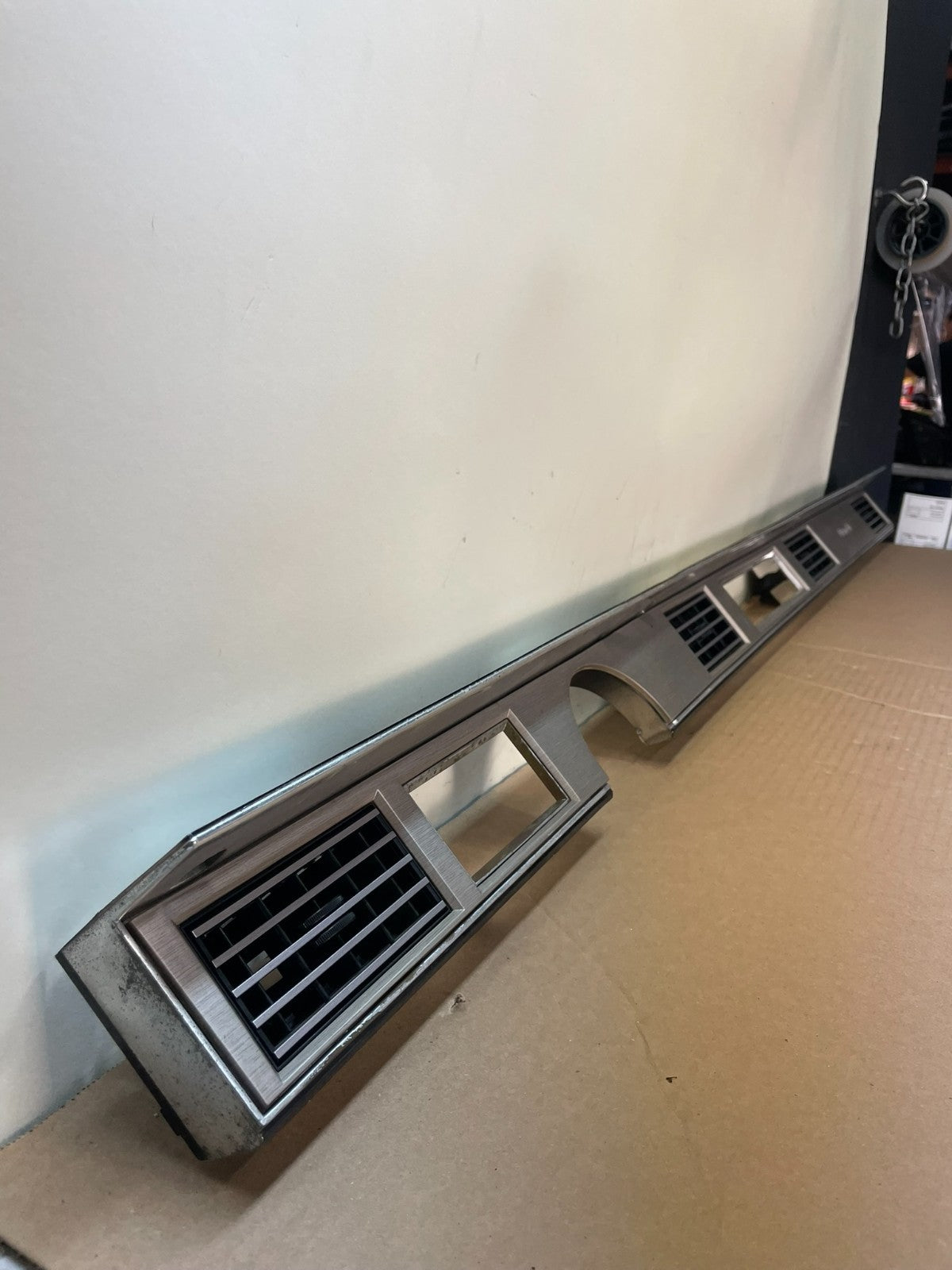 1987 - 1988 Oldsmobile Delta 88 Dashboard Center Trim Panel AI0436 DG2