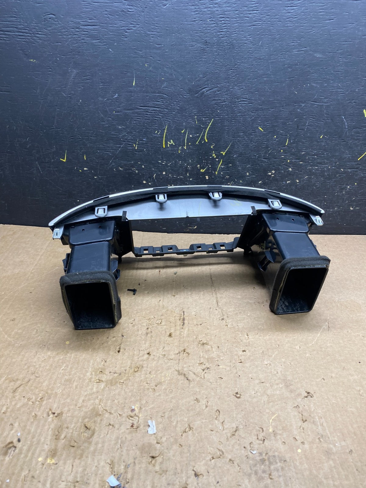 2013 to 2020 Nissan Pathfinder Center Dash Radio Trim Bezel  Surround Z4341 DG3