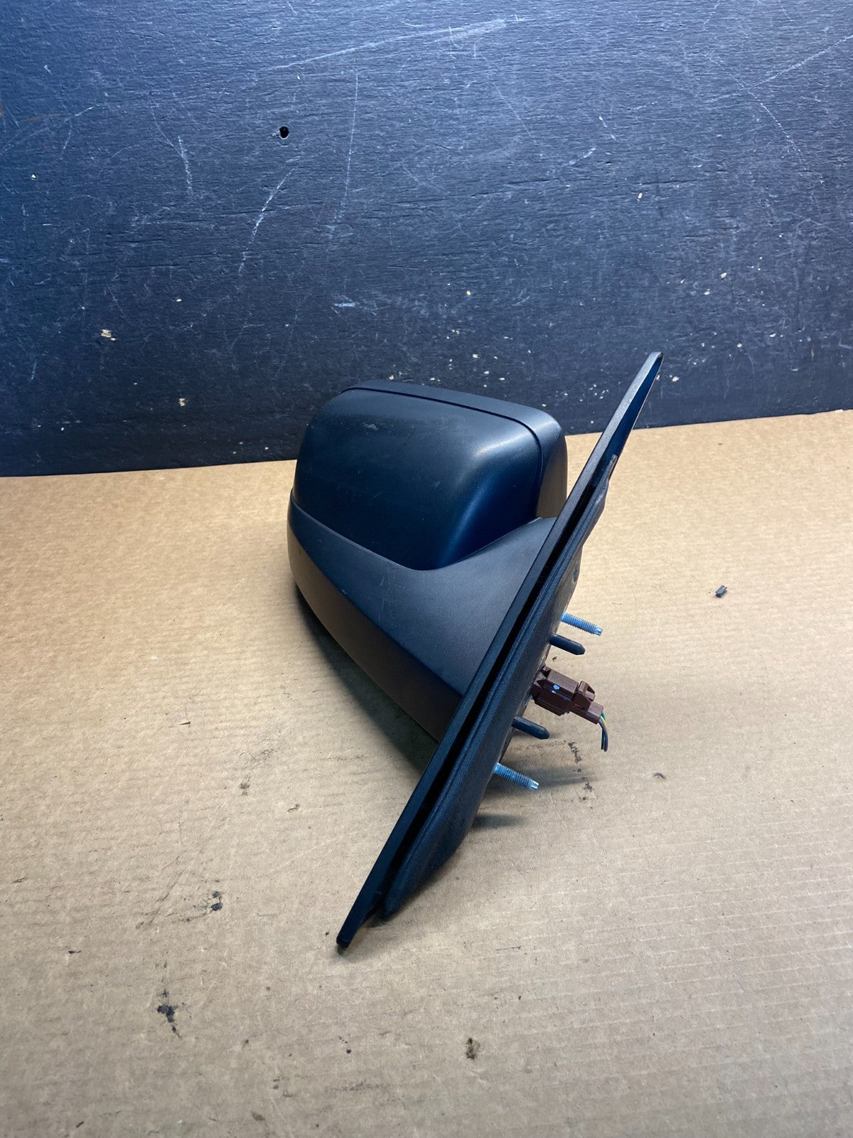2005 to 2009 Ford Mustang Passenger Right Side View Mirror OEM Z9076 MS2