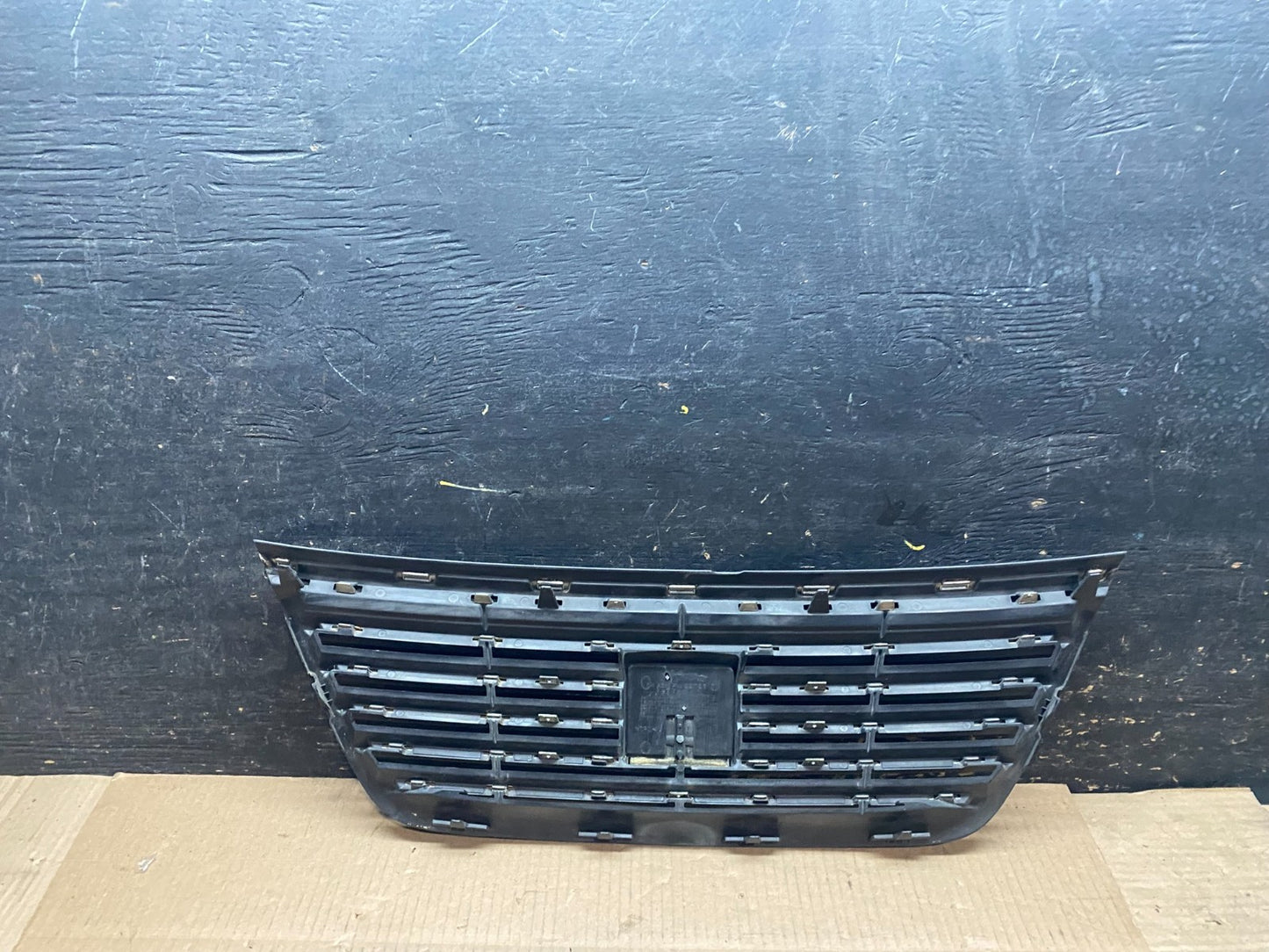 2006 2007 Saturn Vue Front Upper Grille Grill OEM W5727 DG4