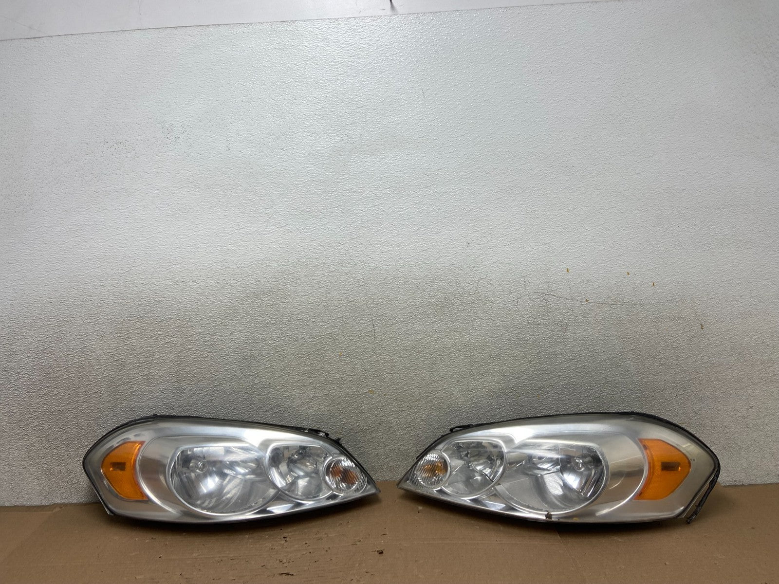 2006 - 2013 Chevrolet Impala Left+Right Set Headlights Halogen AB1411 DW0