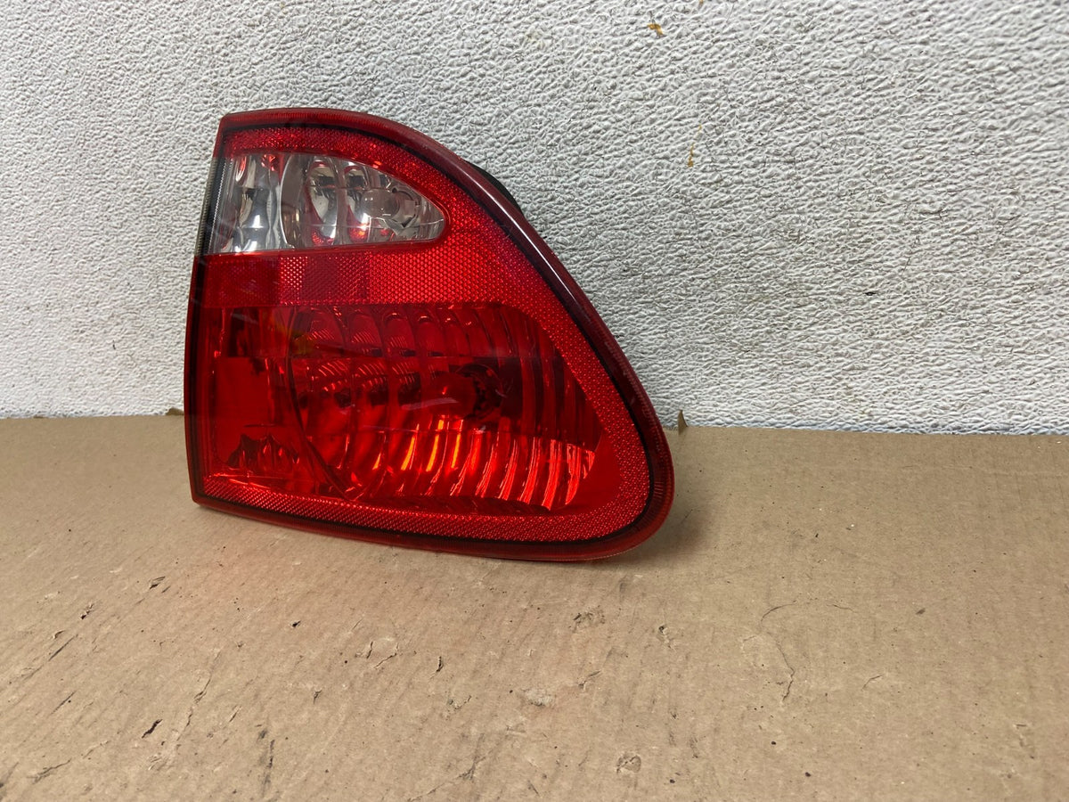 1999 to 2004 Oldsmobile Alero Right Passenger RH Inner Tail Light ag7989 DG2