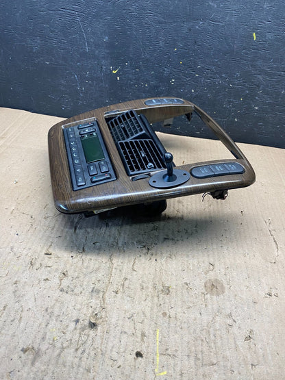 2004 to 2005 Mercury Mountaineer Center Dash Radio Trim Bezel Air Vent p1758 DG2