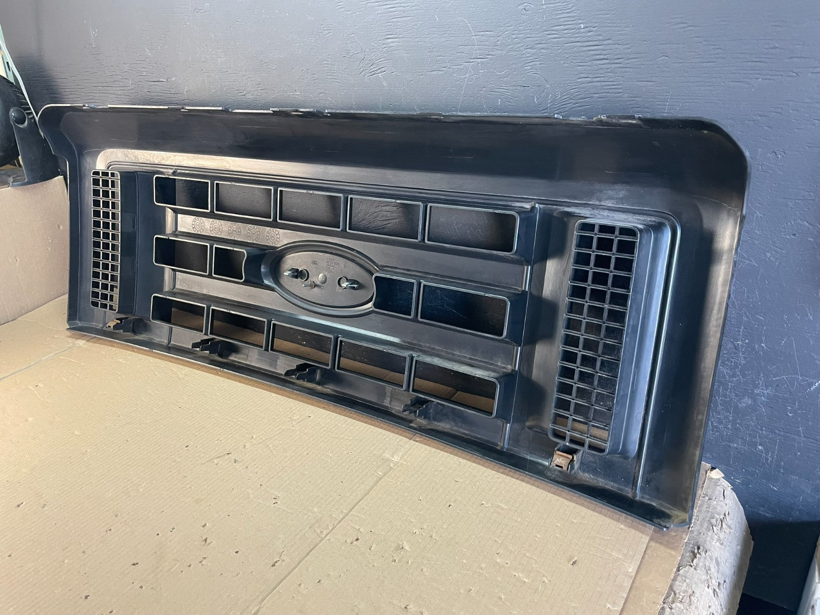 2008 to 2014 Ford Econoline E150 E250 Front Upper Chrome Grill Grille ae3599 DG4