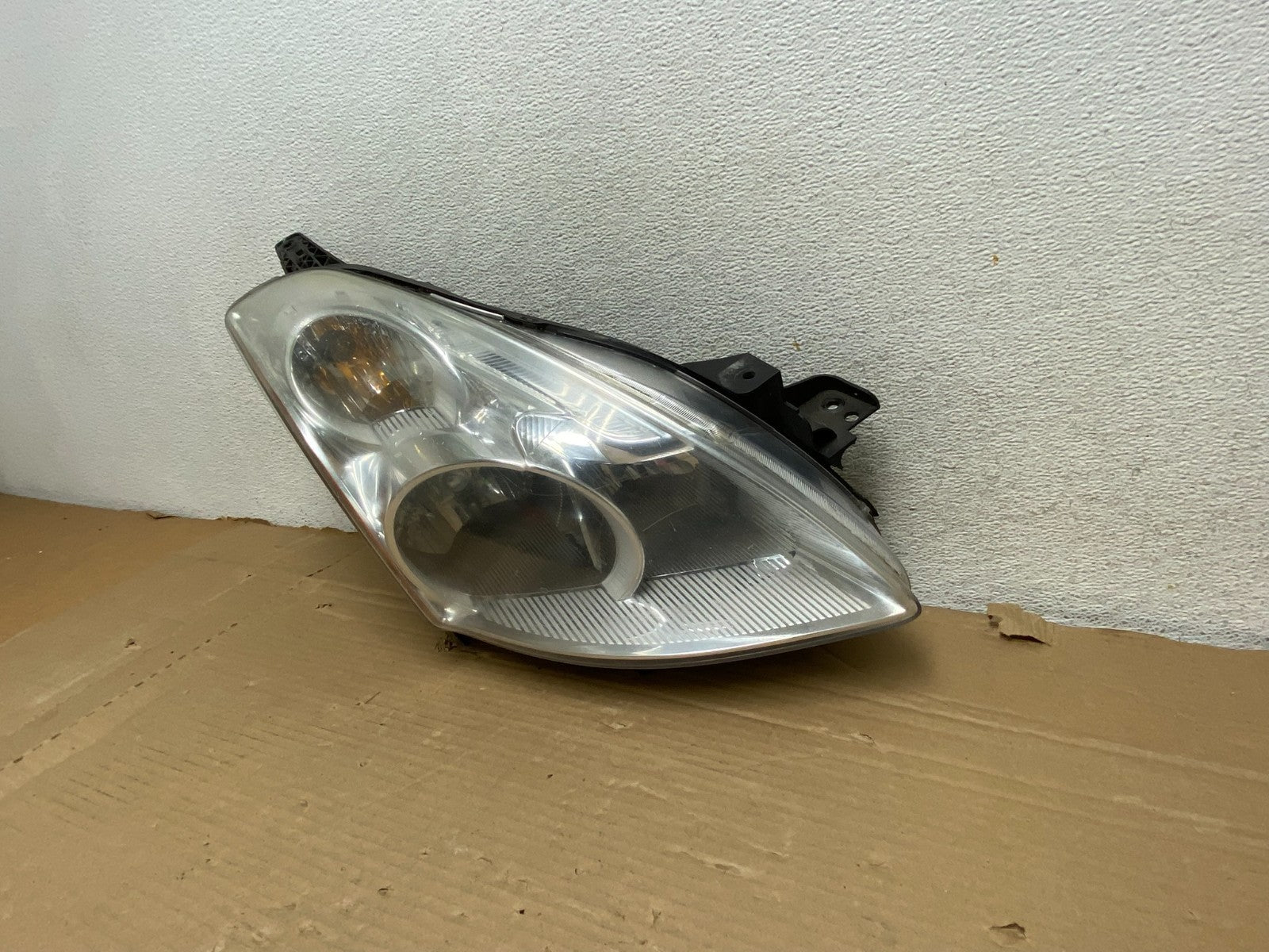 Sedan 2010 2011 2012 Nissan Altima Headlight Right Passenger Rh AG8125 DW2