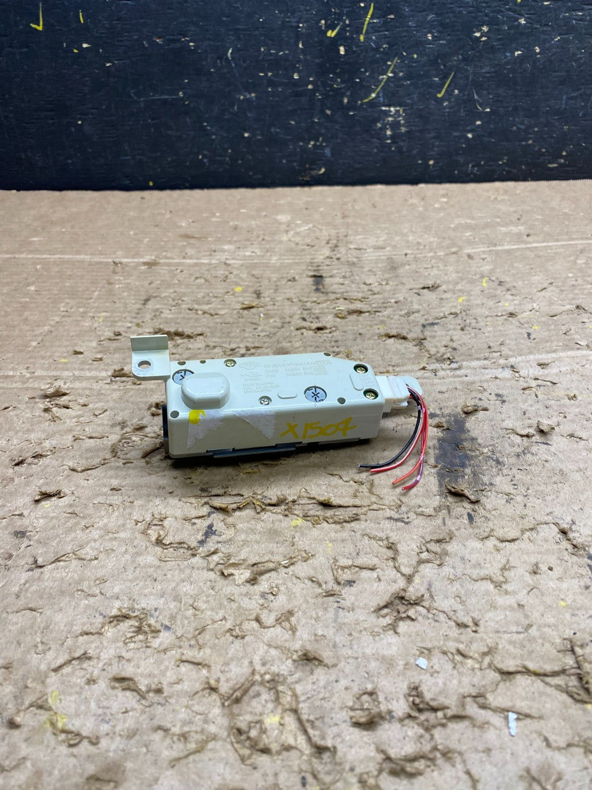 2003-2004 Infiniti G35  Dash Board Center Clock Analog X1507 DG4