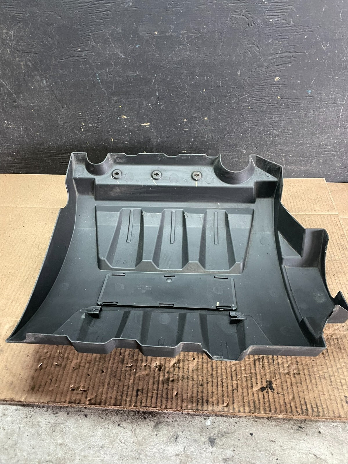 2006 to 2008 Honda Pilot Engine Cover Trim Bezel 17121-PVJ-A01 OEM J4224 DG4